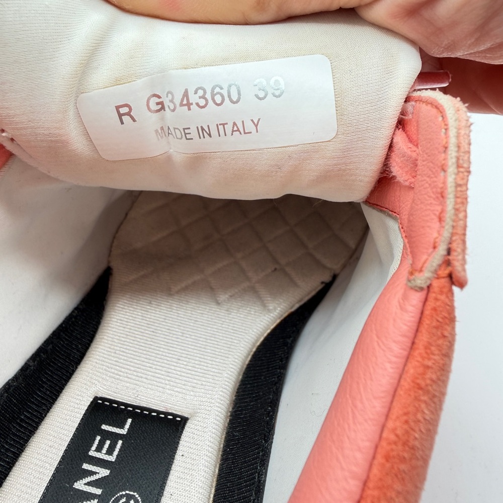 CHANEL Suede CC Logo Women's Pink and Red Sneakers - Picture 10 of 12
